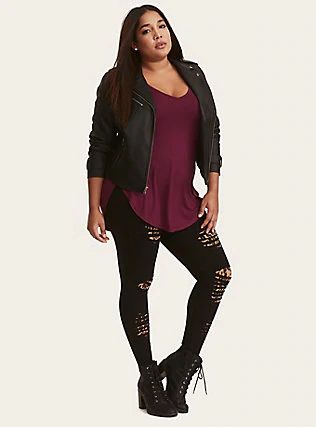 Torrid Outfits, Outfit Curvy, Classic Wardrobe Essentials, Rose Leggings, Lace Up Leggings, Leopard Print Leggings, Plus Size Cocktail Dresses, Black Leopard Print, Plus Size Black