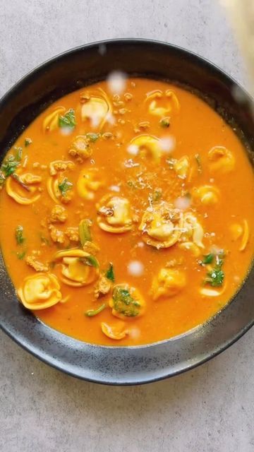 Best Tortellini Soup, Tortellini Soup Creamy, Tomato Red Pepper Soup, Creamy Tomato Tortellini Soup, Creamy Tomato Tortellini, Cheese Tortellini Soup, Tomato Tortellini, Creamy Tortellini Soup, Trader Joes Food