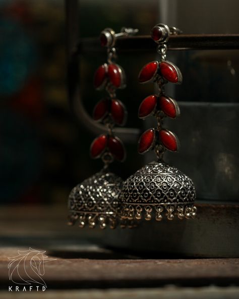 Black Metal Jhumkas, Red Jhumka, Red Kurti, Black Metal Girl, Black Indians, Simple Frocks, Red Saree, Ear Rings, Red Stone