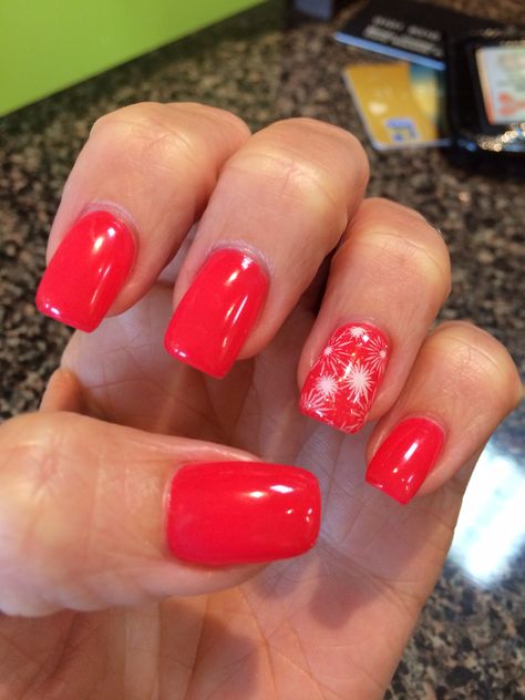 My Canada Day Nails! A little fireworks and red and white! Thanks Gels by JO! Christmas In July Nail Designs, Canada Day Nails Easy, Canada Day Nails Designs, Canadian Nails, Canada Day Nails, Canada Nails, Panda Nail Art, Gel Moment, Lcn Nails