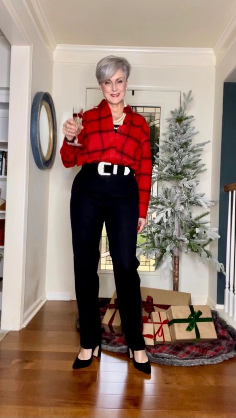 Plaid Holiday Casual Outfits For Women, Christmas Outfit Ideas For Women Over 50, Karla's Closet, Christmas Outfit Casual, Casual Christmas Party Outfit, Trendy Christmas Outfits, Style At A Certain Age, Mom Party, Party Outfits For Women