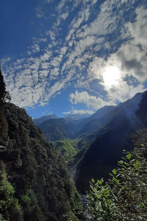 Fake Mountain Snaps, Mountain Asthetics Photos, Mountain Aesthetic Pictures, Mountain Snapchat Stories, Travel Asthetics Photos, Aesthetic Mountain Pictures, Nature Asthetics Photos, Sky Asthetics Photos, Uttarakhand Mountains