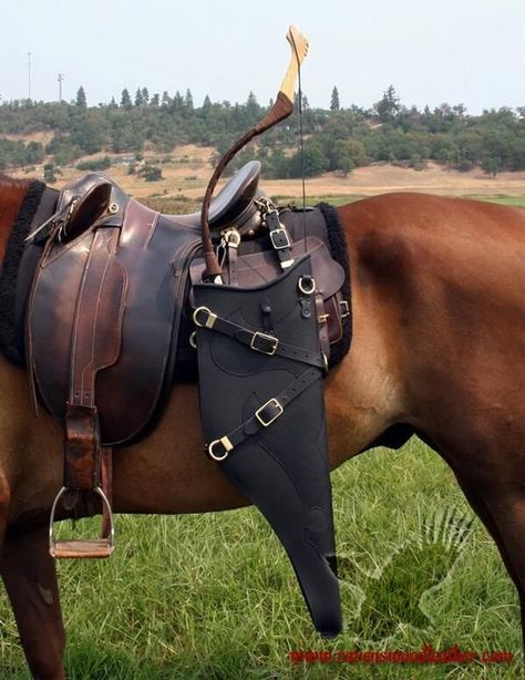 Handy-dandy bow holster for all your horse-riding, archery purposes Horse Archery, Horse Bow, Mounted Archery, Bow Quiver, Mode Steampunk, Archery Equipment, Traditional Archery, Archery Hunting, Quiver