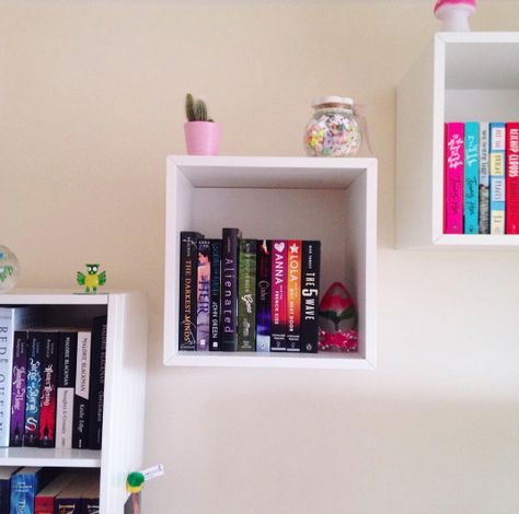 Mini Library In Bedroom, Mini Book Shelf, Bookshelf Ideas Bedroom, Book Shelf Ideas Bedroom, Quirky Bookshelf, Desk Wall Unit, Finding Friends, Shy Person, Miniature Bookshelf