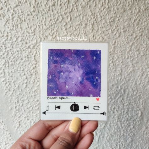 Galaxy Polaroid playing blank space Spotify Aesthetic Painting, Music Polaroid Painting, Spotify Polaroid Painting, Aesthetic Polaroid Drawing, Mini Polaroid Painting, Spotify Painting, Polaroid Drawings, Polaroid Quotes, Music Polaroid