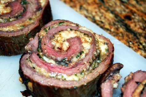 Rolled Flank Steak, Beef Roulade, Steak Pinwheels, Roulade Recipe, Seared Salmon Recipes, Skirt Steak Recipes, Flank Steak Recipes, Meat Rolls, Skirt Steak