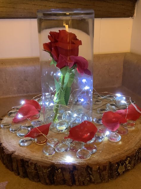 Quinceanera Centerpieces Red And Gold, Beauty And The Beast Quinceanera Centerpieces, Beauty And The Beast Centerpiece Ideas, Beauty And The Beast Rose Diy, Beauty And The Beast Centerpiece, Diy Beauty And The Beast, Beauty And The Beast Diy, Beauty And Beast Birthday, Beauty And The Beast Wedding