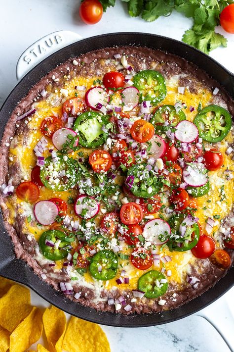 Cheesy Black Bean Dip, Black Bean Appetizer Recipes, Healthy Bean Dip Recipes, Bean Appetizer Recipes, Black Bean Spread, Black Bean Dip Recipe, Roasted Peaches, Dip Food, Bean Dip Recipe