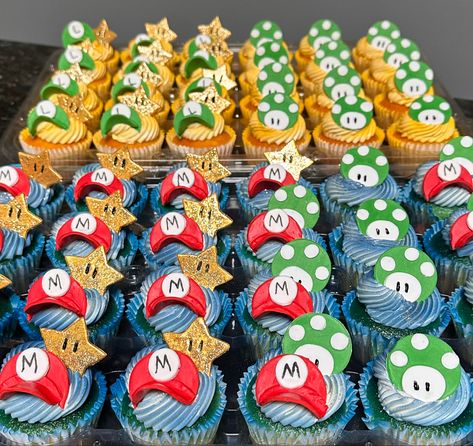 Mario Theme Cupcakes, Mario Brothers Cupcakes, Cupcakes Mario Bros, Mario Bros Cupcakes, Mario Cupcakes, Super Mario Cupcakes, Super Mario Theme, Mario Theme, Super Mario Cake