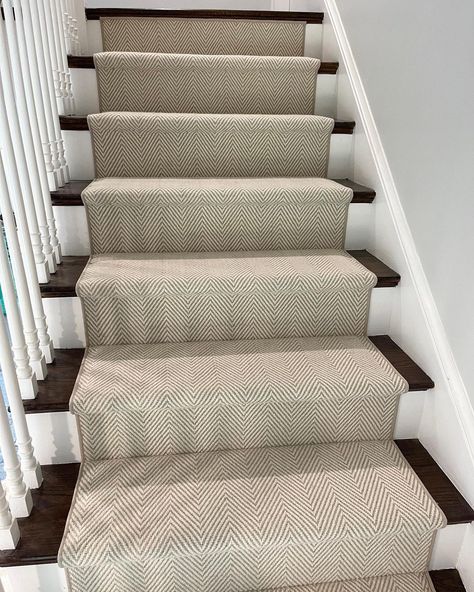 A beige herringbone carpet that everyone loves! This is a flat-weave wool that is durable while being stylish. If you’re looking for a… | Instagram Carpet For Stairs, Herringbone Carpet, Peter Island, Staircase Runner, Bedroom Cozy, Beige Carpet, Carpet Stairs, Stair Runner, Herringbone Pattern