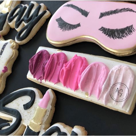 Eyelash Cookies, Makeup Cookies, Cookie Corner, The Cookie Monster, Happy 18th Birthday, Sarah B, Birthday Star, Spa Ideas, Cake Business