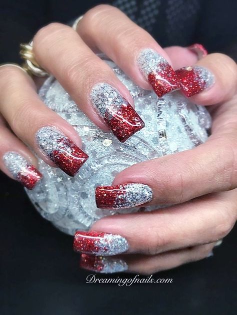 Ombre Nail Art, Red Ombre Nails, Ombre Nail Art Designs, Holiday Nail Designs, Ombre Nail, Nail Art For Beginners, Christmas Gel Nails, Nail Art Ombre, Christmas Nail Art Designs