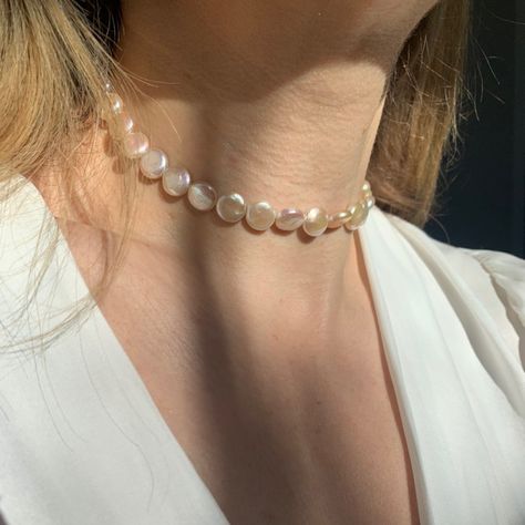 Pearls Accessories, Simple Beaded Necklaces, Pearl Necklace Choker, Ocean Inspired Jewelry, Pearl Accessories, Jewellery Sketches, The Mist, Freshwater Pearl Necklace, Handmade Jewelry Diy