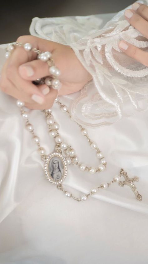 Prayer Corner, Dream Jewelry, Beautiful Roses, Rosary, Wedding Bridal, Pearl Necklace, Rosario