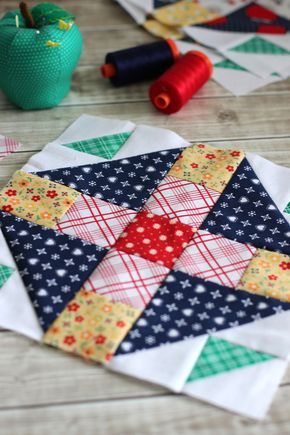 Fabric requirements and video tutorial for making quilt block #2 from Riley Blake's Meet the Makers quilt along featuring Sunnyside Ave fabrics. Types Of Quilts, Book Quilts, Fun Quilts, History Of Quilting, Quilt Square Patterns, Lori Holt, Quilt Care, Bantal Sofa, Amy Butler