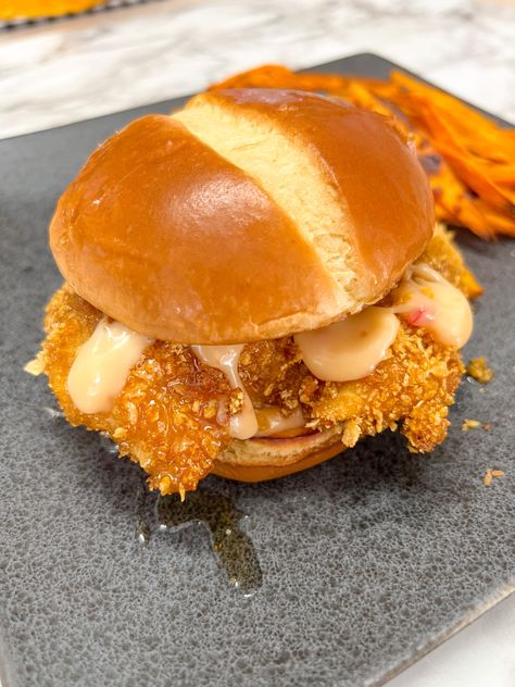 Baked Crunchy Hot Honey Chicken Sandwich with Sweet Chili Mayo - The Lazy K Kitchen Spicy Mayo For Chicken Sandwich, Baked Crispy Hot Honey Chicken, Hot Honey Crispy Chicken Sandwich, Honey Chicken Sandwich, Hot Honey Chicken Sandwich, Hot Honey Chicken Burger, Baked Crunchy Hot Honey Chicken, Best Crispy Chicken, Crunchy Hot Honey Chicken