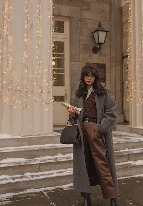 Classic Academia Aesthetic Outfit, Brown Wool Coat Outfit, Wool Coat Outfit, Academia Aesthetic Outfit, Brown Wool Coat, Dark Academia Outfits, Dark Academia Outfit, Dark Academia Style, Academia Outfits