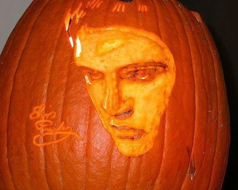 Elvis again :) Elvis Pumpkin, Elvis Cakes, No Carve Pumpkin, Burning Love, King Of Music, Best Pumpkin, Pumpkin Faces, Graceland, Perfect World