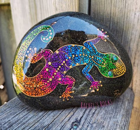 Mexican Dot Art, Lizard Rock Painting Ideas, Dot Art Animals, Gecko Painting, Rock Painting Tutorial, Paint Rocks, Mandala Rock Art, Stone Art Painting, Seashell Painting