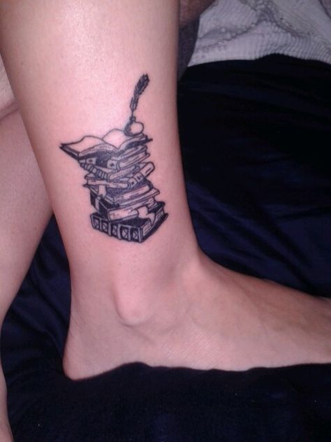 My tattoo! A stack of books on my ankle. Tattoos From Books, Literature Tattoos, Writer Tattoo, Book Inspired Tattoos, Book Lover Tattoo, Tatto Boys, Book Tattoos, Bookish Tattoos, Literary Tattoos