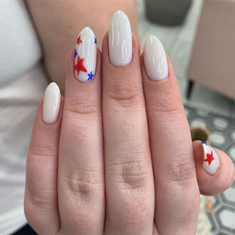 Red White and Blue Star Nails for Fourth of July #thewnailbar #nailinspo #nailart Flag Nail Designs, American Flag Nails, Patriotic Nails Design, Nailinspo Nailart, Flag Nails, Usa Nails, Fourth Of July Nails, Natural Nail Designs, Acrylic Toe Nails