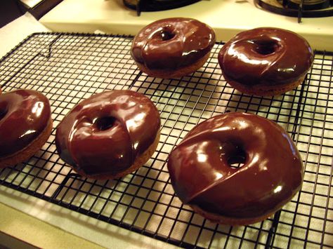 Chocolate Cake Donuts - Did not taste good  AT ALL!! Krispy Kreme Copycat Recipe, Donut Maker Recipes, Mini Donut Recipes, Chocolate Glaze Recipes, Mini Donuts Maker, Baked Donut Recipes, Donut Maker, Doughnut Recipe, Krispy Kreme