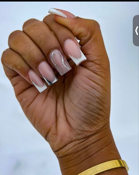 Short Acrylic Nails Silver Glitter, White And Silver Nails Acrylic Square, White And Chrome French Tip Nails, French Tip And Silver Nails, White French Tip Nails With Silver, Silver Short Nail Designs, White And Silver Short Nails, French Tip Acrylic Nails Chrome, Silver And White Nail Designs