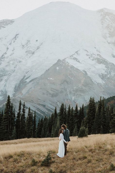 Washington Photoshoot Locations, British Columbia Elopement, Mt Hood Elopement, Winter Mountain Elopement, Mt Rainier Elopement, Woodsy Elopement, Eloped Wedding, Cabin Elopement, Elopement Aesthetic