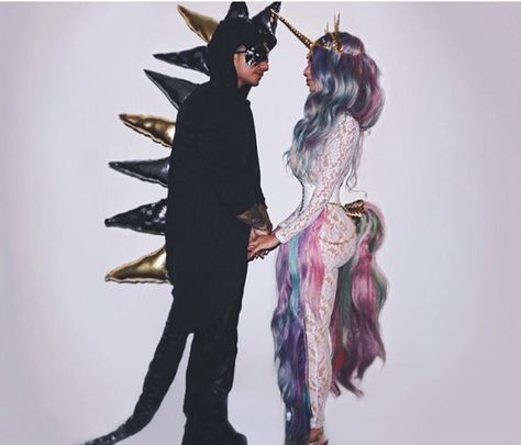 Couples unicorn and dragon Halloween costume Best Halloween Couple Costumes, Unicorn Costume Women's, Unicorn And Dragon, Pokemon Halloween Costume, Diy Unicorn Costume, Halloween Couple Costumes, Dragon Halloween Costume, Costume Couples, Unicorn Halloween Costume