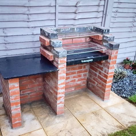 Outdoor Grill Diy, Backyard Grill Ideas, Brick Grill, Outdoor Fireplace Kits, Brick Bbq, Outdoor Barbeque, Diy Bbq, Bbq Grill Design, Diy Patio Decor