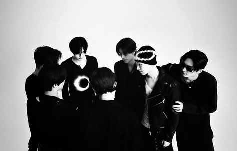 enhypen ot7 Enhypen Ot7 Horizontal, Enhypen Ot7 Photoshoot, Enhypen Pc Wallpaper, Love Noun, Enhypen Ot7, Graphic Poster, My Boys, Jay, Black And White