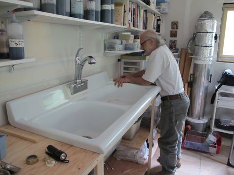 Reflections on Art and Healing: Antique Crosley Sink Hooked up in ... Art Sink Station, Art Room Sink, Art Studio Sink, Basement Sink, Art Sink, Printmaking Studio, Artists Studios, Art Sewing, Concrete Sink