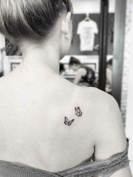 28 Eye-catching Shoulder Tattoos for Women in 2021 - The Trend Spotter Back Shoulder, Butterfly Tattoo, Tattoo On, Tattoo Ideas, Butterflies, Black And White, Tattoos, White, Black