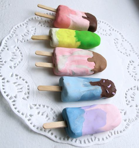 Sculpy clay popsicles.  #pastel Polymer Clay Popsicle, Clay Popsicle, Community Programs, Clay Projects For Kids, Clay Lesson, Teacher Projects, Middle School Art Projects, Food Sculpture, Summer Camp Crafts