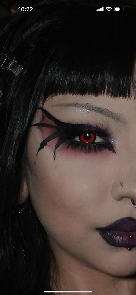 Gothic Red Eye Makeup, Goth Black And Red Hair, Everyday Vampire Makeup, Bat Nose Makeup, Colorful Goth Makeup, Red Goth Makeup, Gothic Makeup Looks, Dracula Makeup, Makeup Sketch