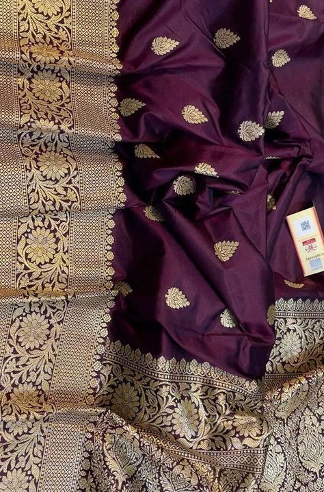 Maroon Banarasi Saree, Maroon Banarasi, Simple Saree Designs, Banarsi Saree, Wedding Diary, Lehenga Online, Simple Sarees, Sewing Tutorials Clothes, Indian Fashion Saree