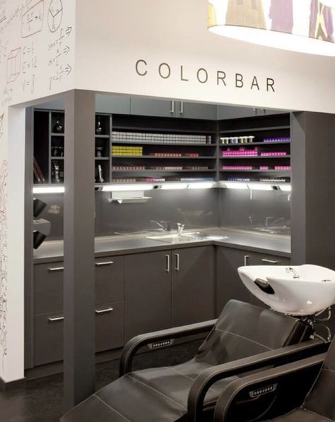 Hair Salon Inspo Modern, French Hair Salon, Color Bar Salon Ideas, Interior Design Beauty Salon, Color Bar Salon, Pink Nail Salon, Design Nail Salon, Beauty Salon Interior Design Ideas, Salon Color Bar