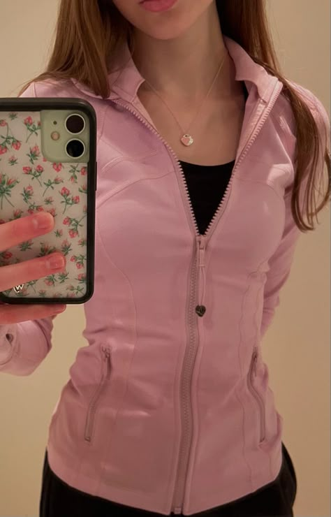 Pink Peony Define Jacket, Aesthetic Outfits Sporty, Pink Tiffany Necklace, Tiffany Necklace Pink, Pink Lululemon Outfit, Lululemon Pink Define Jacket, Lululemon Define Jacket Outfit, Lululemon Outfit Winter, Outfit Ideas Lululemon