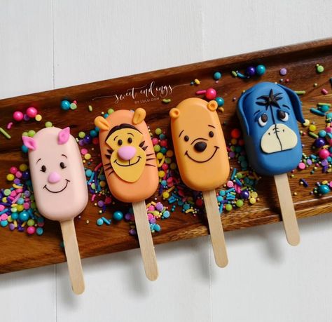 Popsicles Cake, Cake Pop Designs, Disney Desserts, Winnie The Pooh Cake, Cake Pop Decorating, Winnie The Pooh Themes, Disney Baby Shower, Winnie The Pooh Birthday, Chocolate Covered Treats