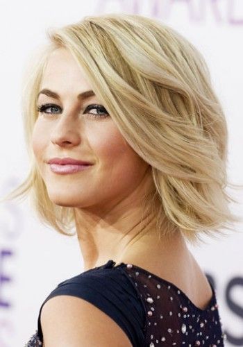 Flicked Out Hairstyles, Flicked Bob, Julianne Hough Short Hair, Hottest Hairstyles, Out Hairstyles, Look Books, Trendy Bob Hairstyles, Hottest Women, Julianne Hough