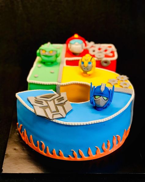 TRANSFORMERS! Carved cakes aren’t always the easiest to create, but to a 5 year old we know a number cake so much cooler than a simple round one😎 Rescue Bots Cake, Fifth Birthday Cake, Transformers Birthday Cake, Carved Cakes, Rescue Bots Birthday, Transformers Cake, Transformers Birthday Parties, 5th Birthday Cake, Dinosaur Birthday Cakes