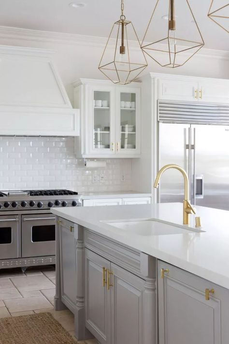 classy grey kitchen cabinets gold sink faucet white and grey island, gray cabinets with gold hardware Small Condo Kitchen, Popular Kitchen Colors, Grey Kitchen Designs, Gray And White Kitchen, Condo Kitchen, Home Luxury, Grey Kitchen Cabinets, Grey Kitchens, Grey Kitchen