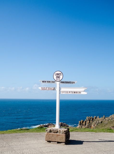 Cornish Symbols, Cornwall Tattoo, Lands End Cornwall, Things To Do In Cornwall, Cottages By The Sea, Cornwall Beaches, Uk Places, South West Coast Path, Devon And Cornwall