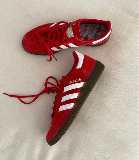 Adidas Samba Gazelle, Adidas Red Gazelle, Red Spezial Adidas, Red Adidas Samba, Pink Samba Adidas, Red Sambas Adidas, Adidas Spezial Red, Spezial Adidas Shoes, Red Sambas Adidas Outfit