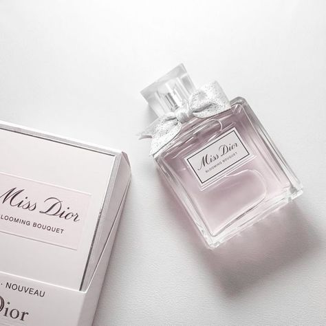 Peony Aesthetic, Dior Aesthetic, Miss Dior Blooming Bouquet, Street Outfits, Soft Pink Theme, Pink Lifestyle, Dior Perfume, Aesthetic Streetwear, Pink Aura