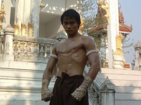 Tooturnt Tony, Tony Jaa, Male Art Reference, Martial Arts Styles, Animated Icons, Male Art, Muay Thai, Male Body, Pose Reference