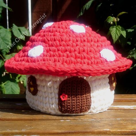 Toadstool and fairy lovers will adore this cute toadstool basket crochet pattern. Toadstool or Fairy House, you decide. Made in knit stitch for a beautiful sturdy basket. Crochet Fly, Mushroom Patterns, Toadstool Fairy, Basket Crochet Pattern, Crochet Garden, Basket Crochet, Whimsical Woodland, Crochet Fairy, Crochet Mushroom