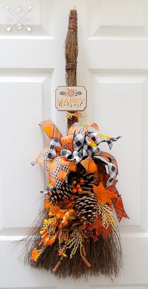 Fall Broom, Autumn Berries, Straw Broom, Fall Door Decor, Fall Decor Wreaths, Fall Decor Diy Crafts, Front Door Hanger, Happy Harvest, Fall Door Decorations