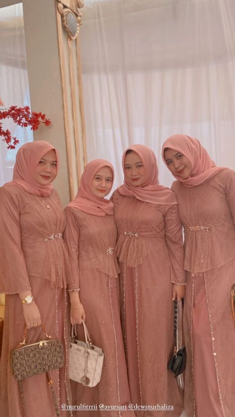 Braidsmaid Hijab Style, Kebaya Big Size, Kulot Pants, Kondangan Outfit, Pink Hijab, Big Size Fashion, Dress Pesta, Kebaya Dress, Muslim Dress