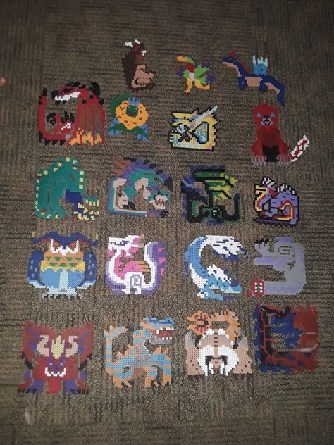 Monster Hunter Perler Beads, Perler Designs, Diy Monsters, Perler Creations, Perler Ideas, 3d Perler Bead, Hama Beads Design, Motifs Perler, Pixel Art Grid